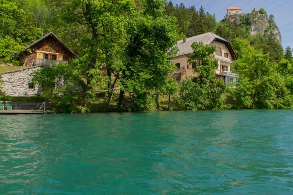 Private Beach House On Lake Блед Екстериор снимка